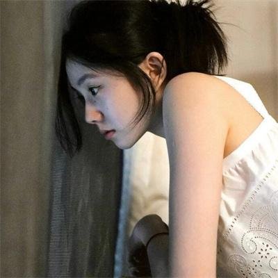 锁红颜
